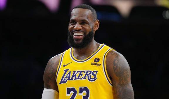 一场比赛一支球队不得多于几人 一场比赛一支球队不得多于几人